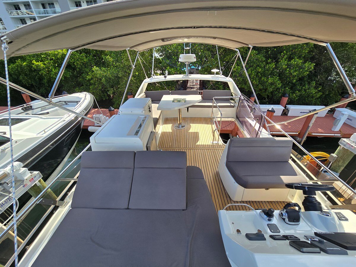 2017-jeanneau-prestige-150-11-ab0af9