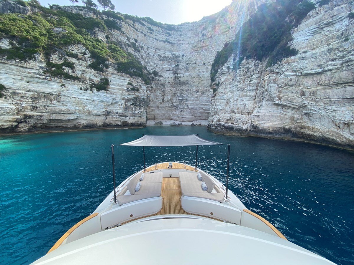 2017-monte-carlo-yachts-64-7-3c204b