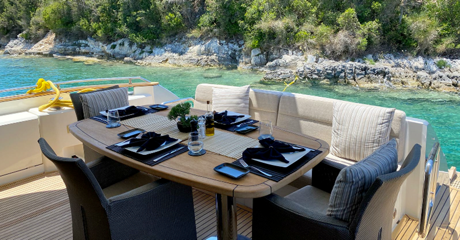 2017-monte-carlo-yachts-64-7-3c204b