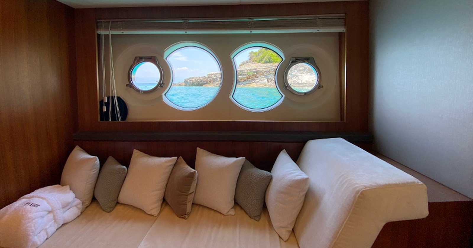 2017-monte-carlo-yachts-64-7-3c204b