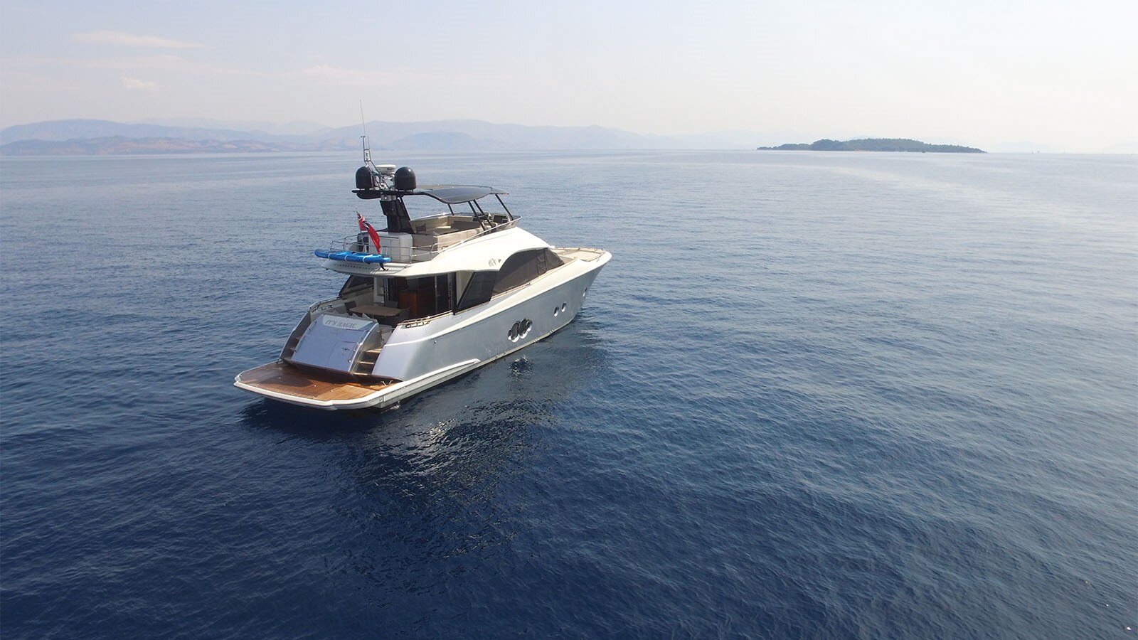 2017-monte-carlo-yachts-64-7-3c204b