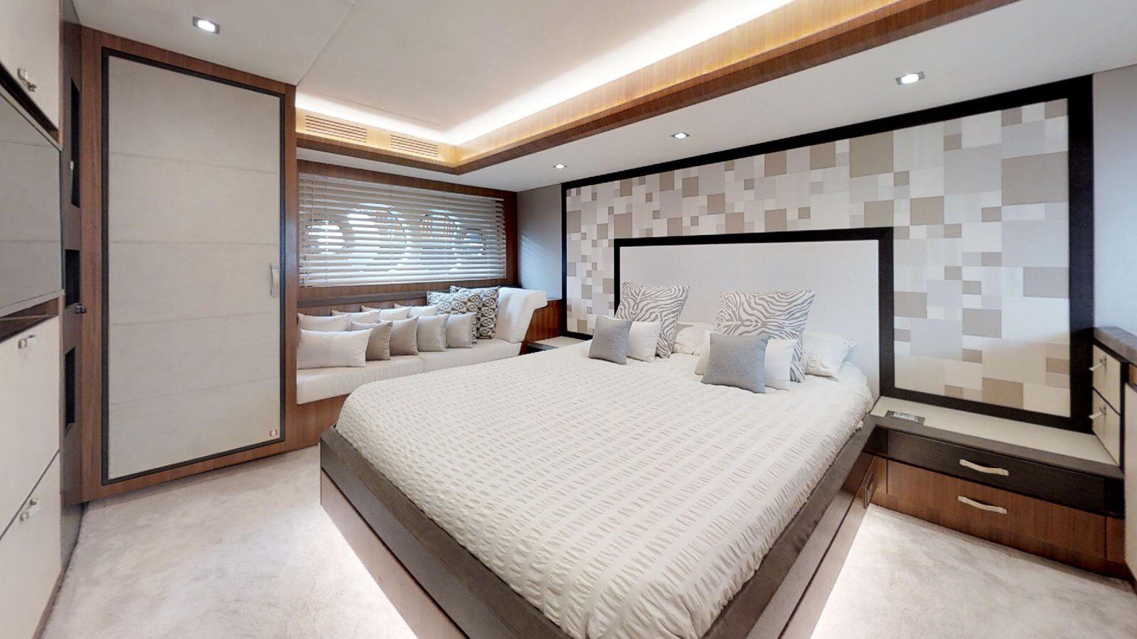 2017-monte-carlo-yachts-64-7-3c204b