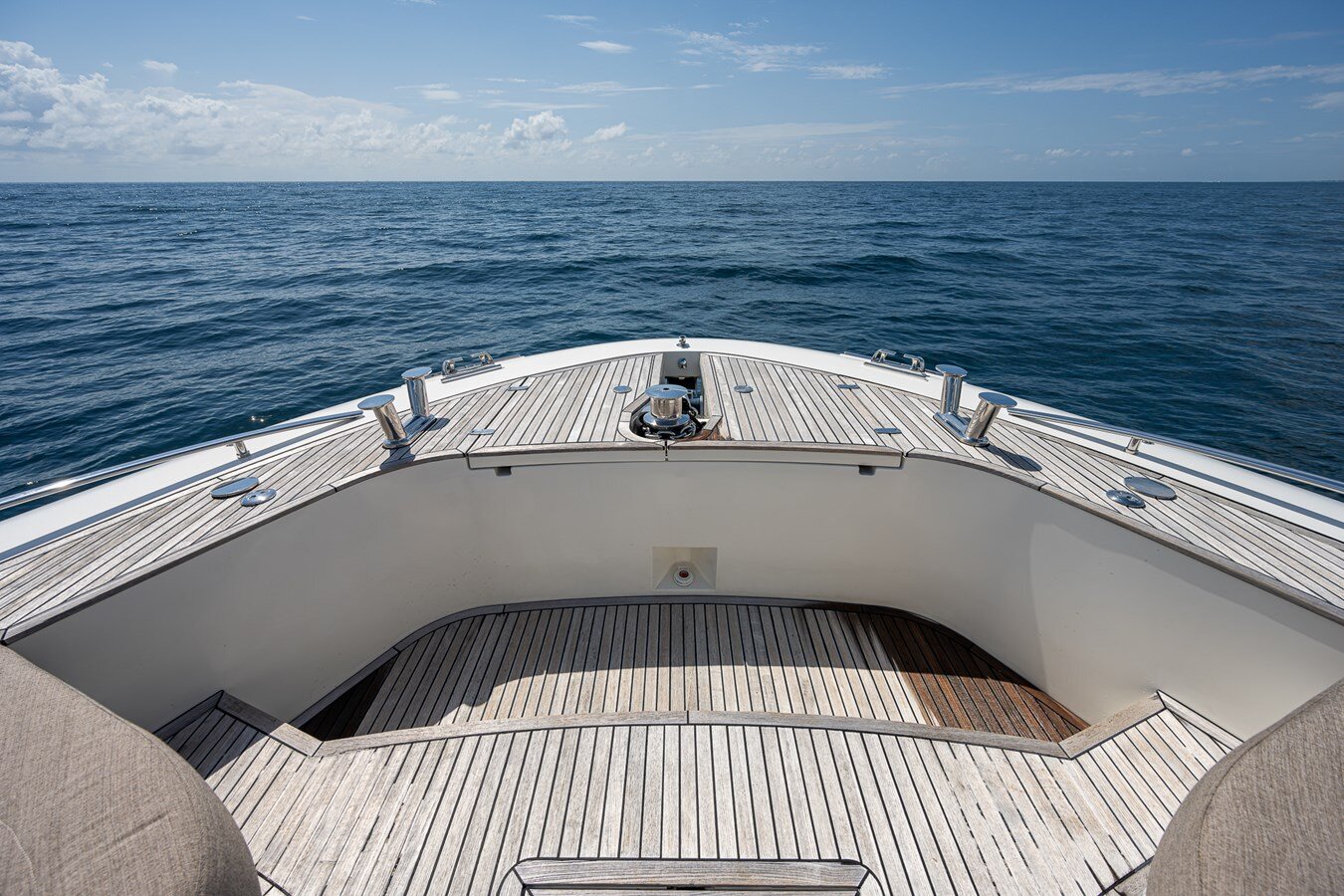 2017-monte-carlo-yachts-80-291e0a