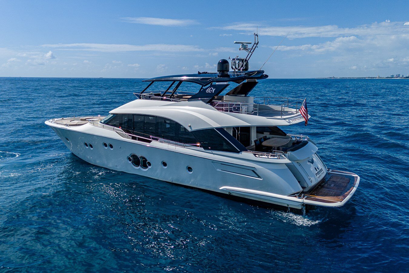 2017-monte-carlo-yachts-80-291e0a