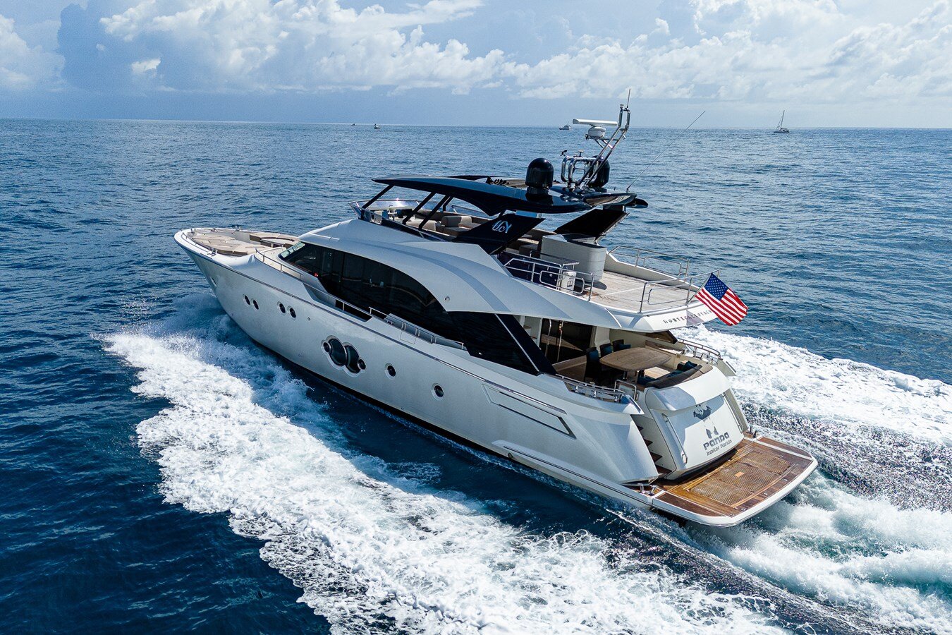 2017-monte-carlo-yachts-80-291e0a