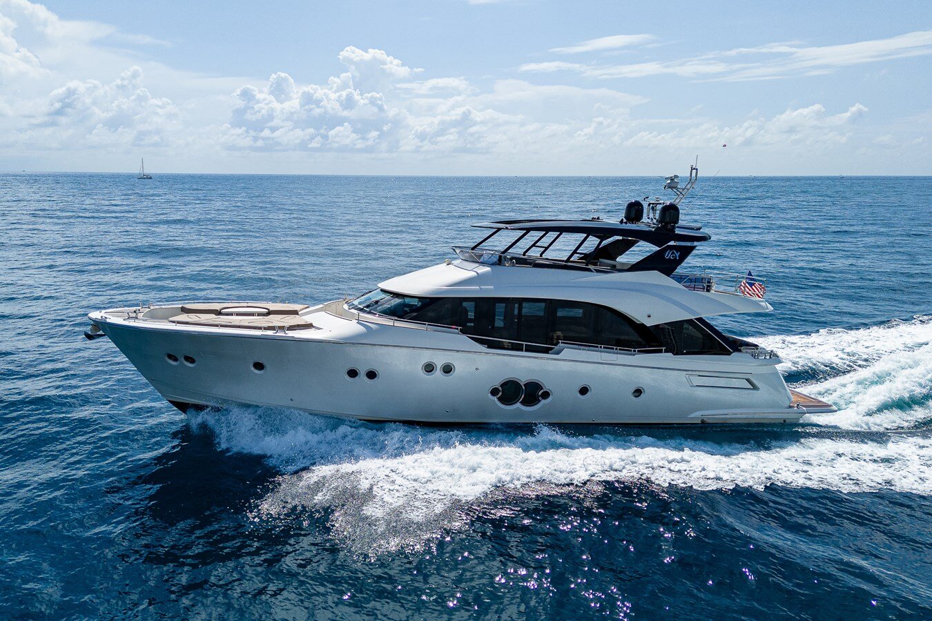 2017-monte-carlo-yachts-80-291e0a