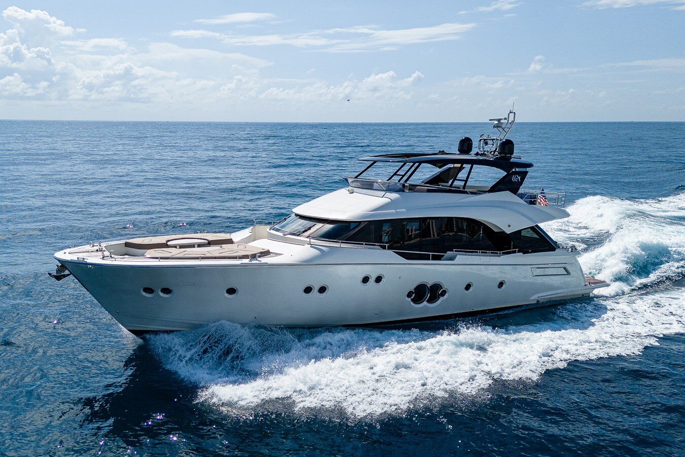 2017-monte-carlo-yachts-80-291e0a