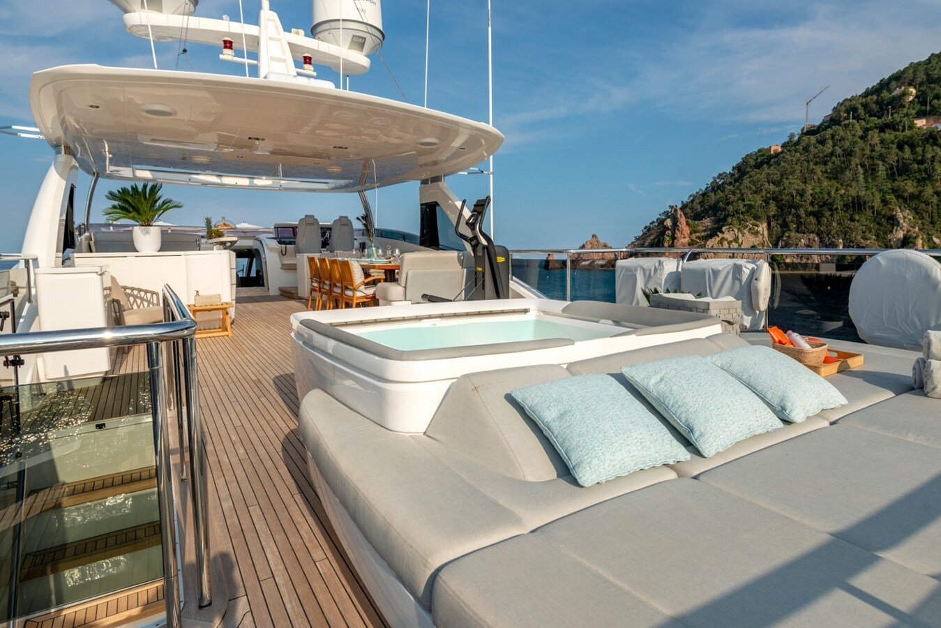 2017-princess-yachts-115-4-ff2306