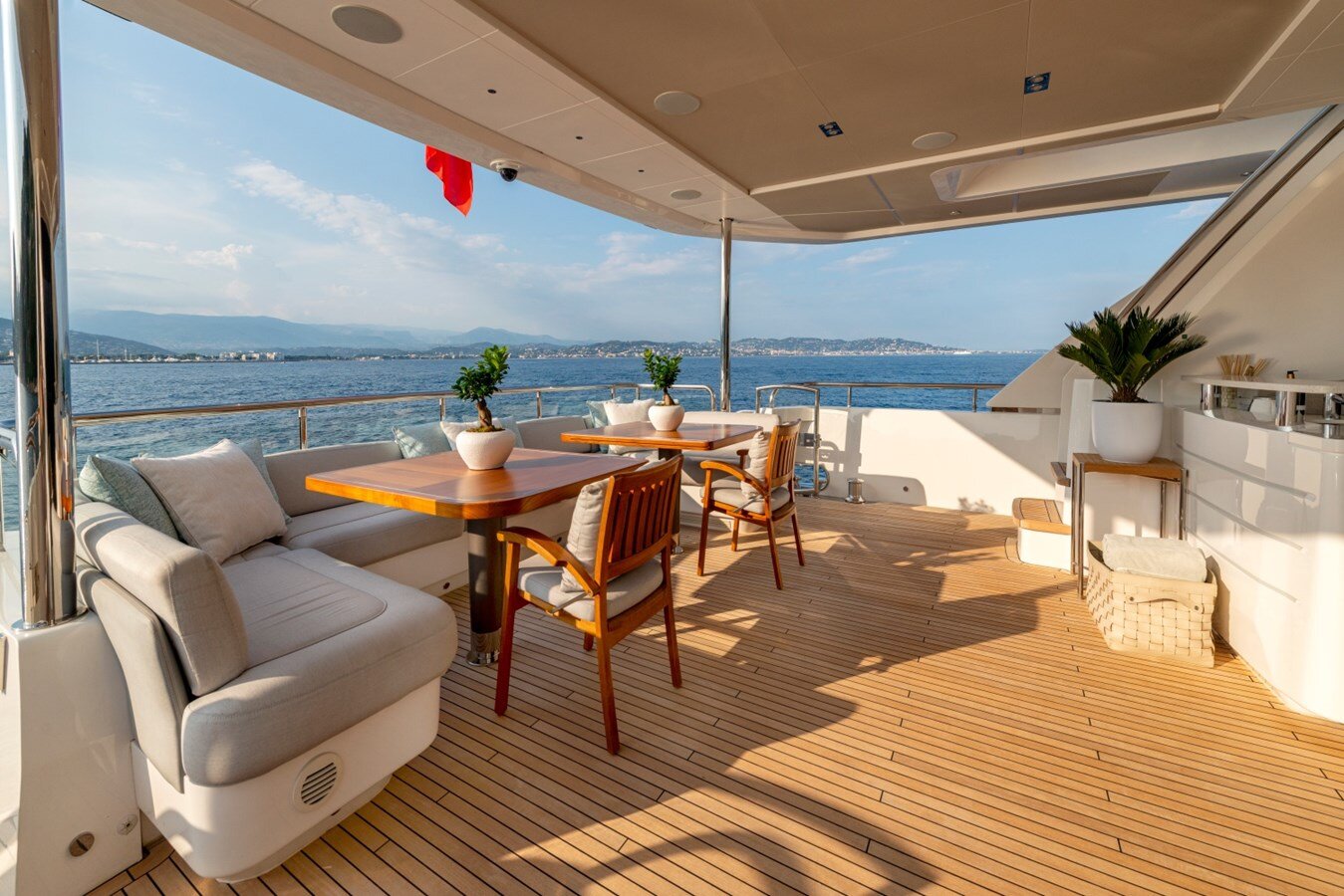 2017-princess-yachts-115-4-ff2306