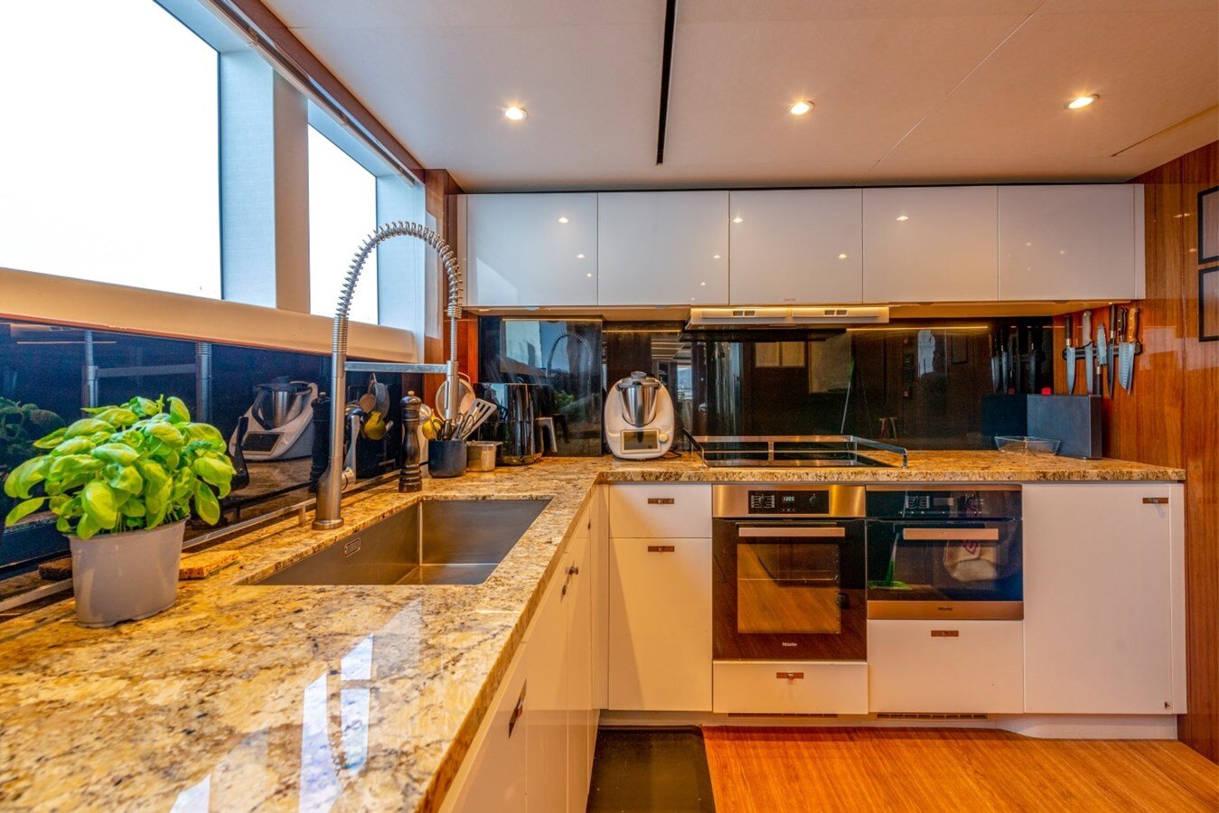 2017-princess-yachts-115-4-ff2306