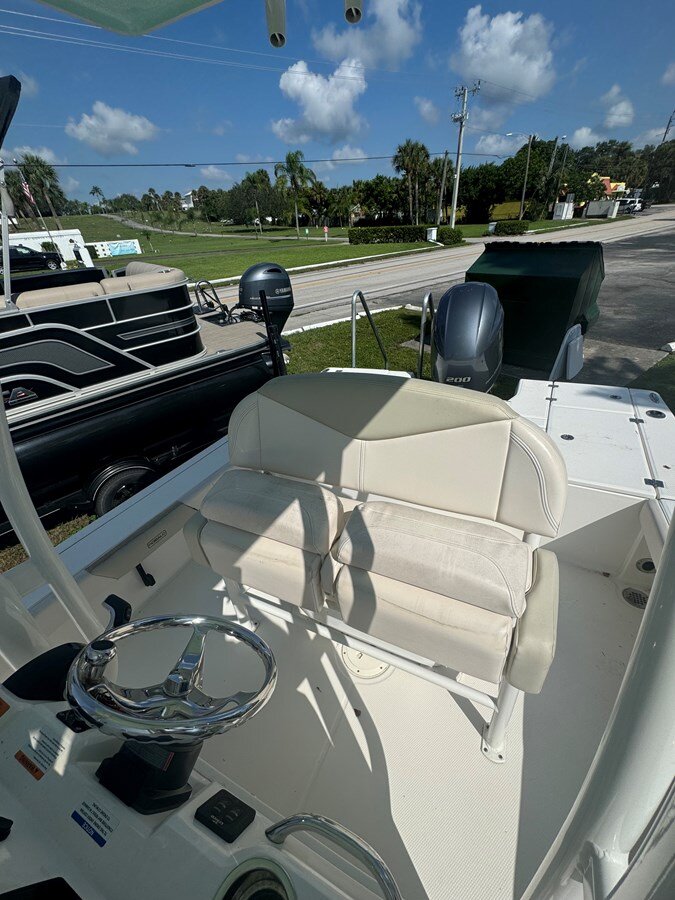 2017-robalo-22-6-c5b27e