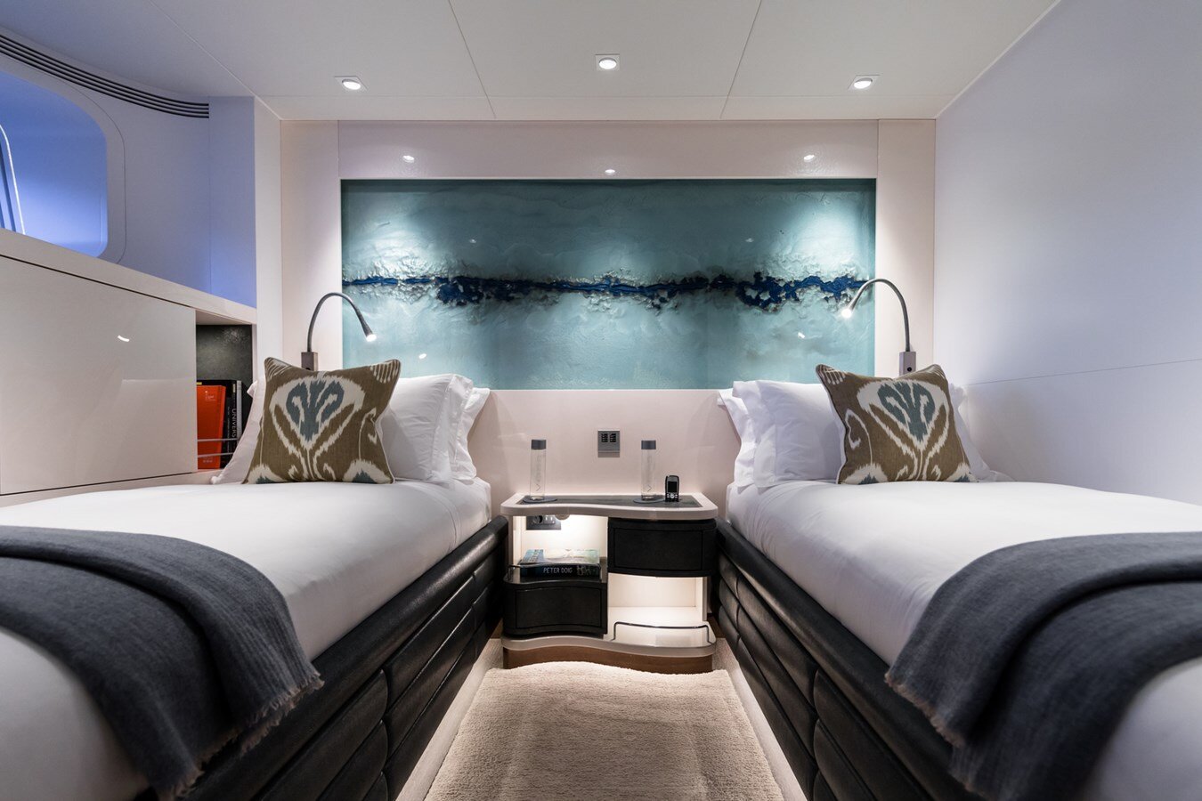 2017-royal-huisman-190-4-8584e8