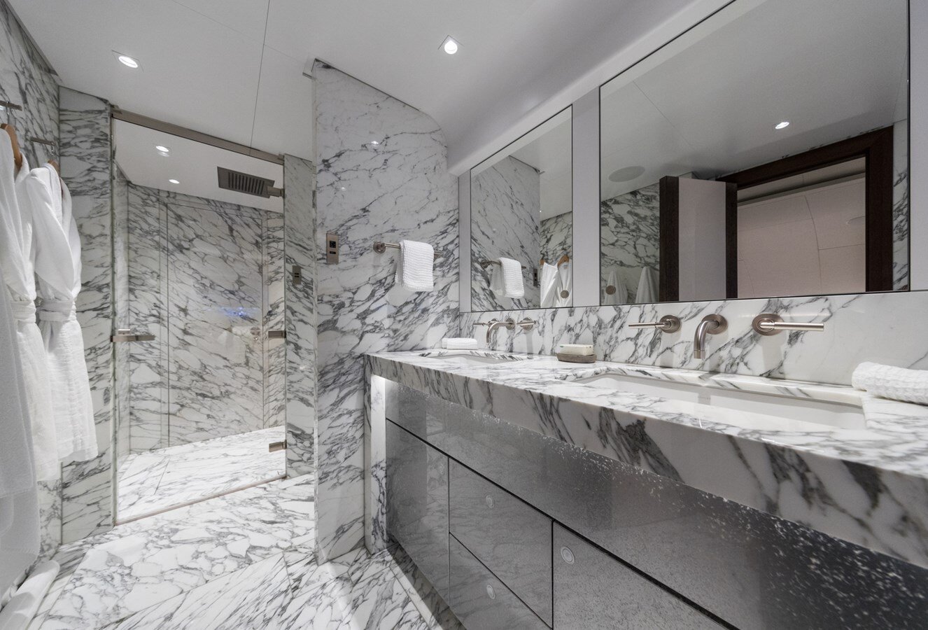 2017-royal-huisman-190-4-8584e8