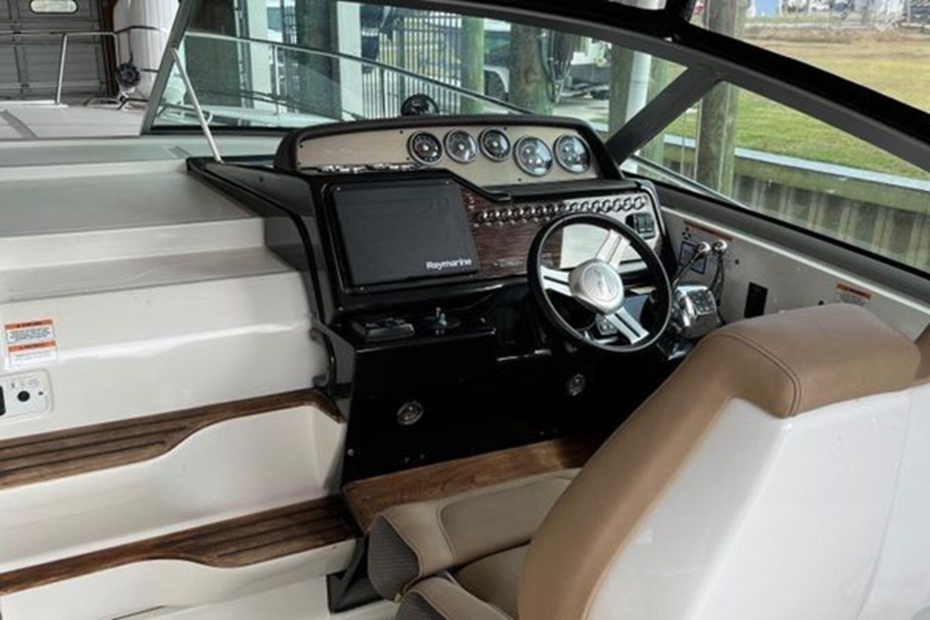 2017-sea-ray-35-1-a8b8ea