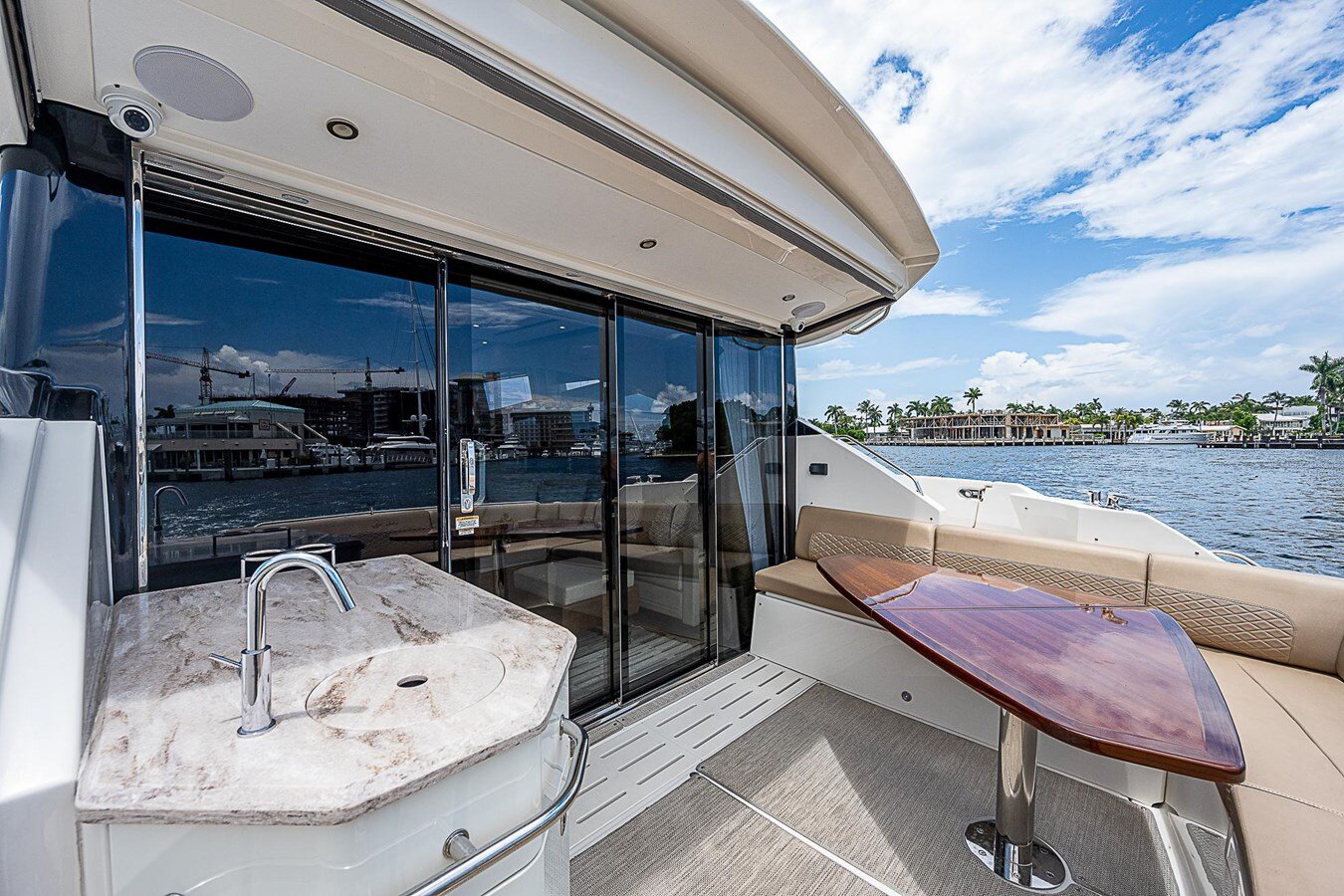 2017-sea-ray-58-10-684a2f