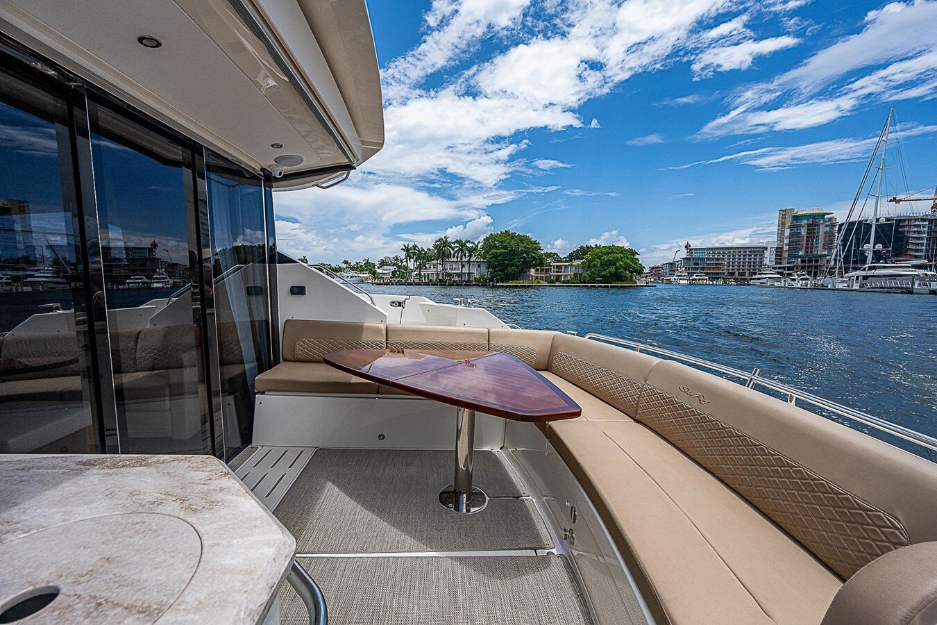 2017-sea-ray-58-10-684a2f