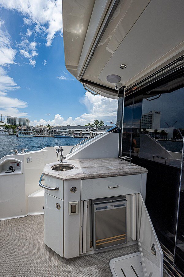 2017-sea-ray-58-10-684a2f