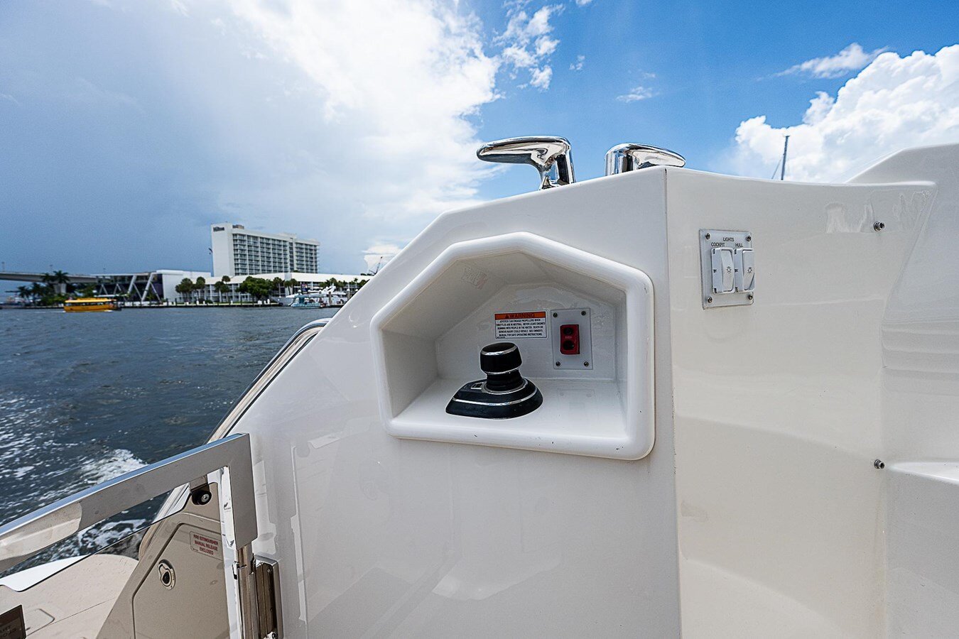 2017-sea-ray-58-10-684a2f