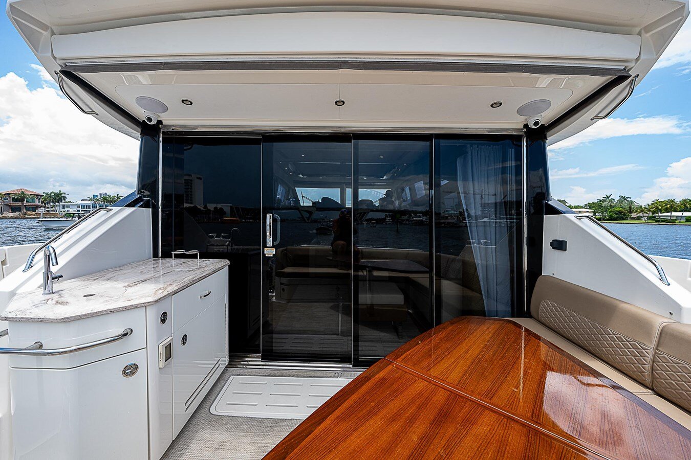 2017-sea-ray-58-10-684a2f