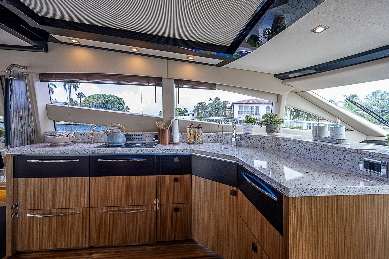 2017-sea-ray-58-10-684a2f