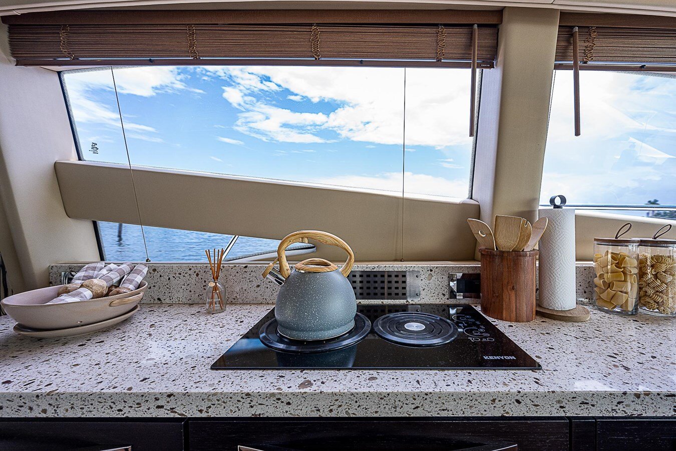 2017-sea-ray-58-10-684a2f