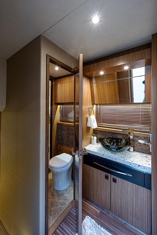 2017-sea-ray-58-10-684a2f