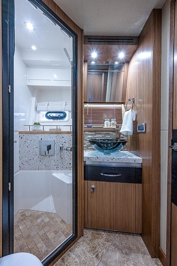 2017-sea-ray-58-10-684a2f