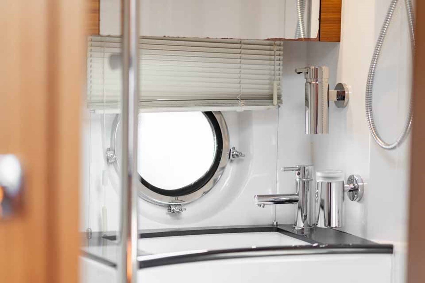 2017-windy-boats-46-5-6d16c7