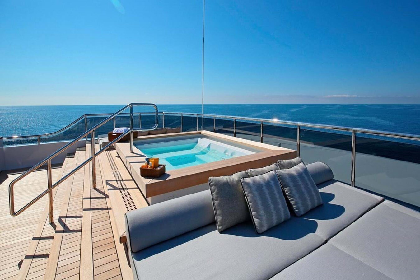 2018 ADMIRAL YACHTS 240' 2