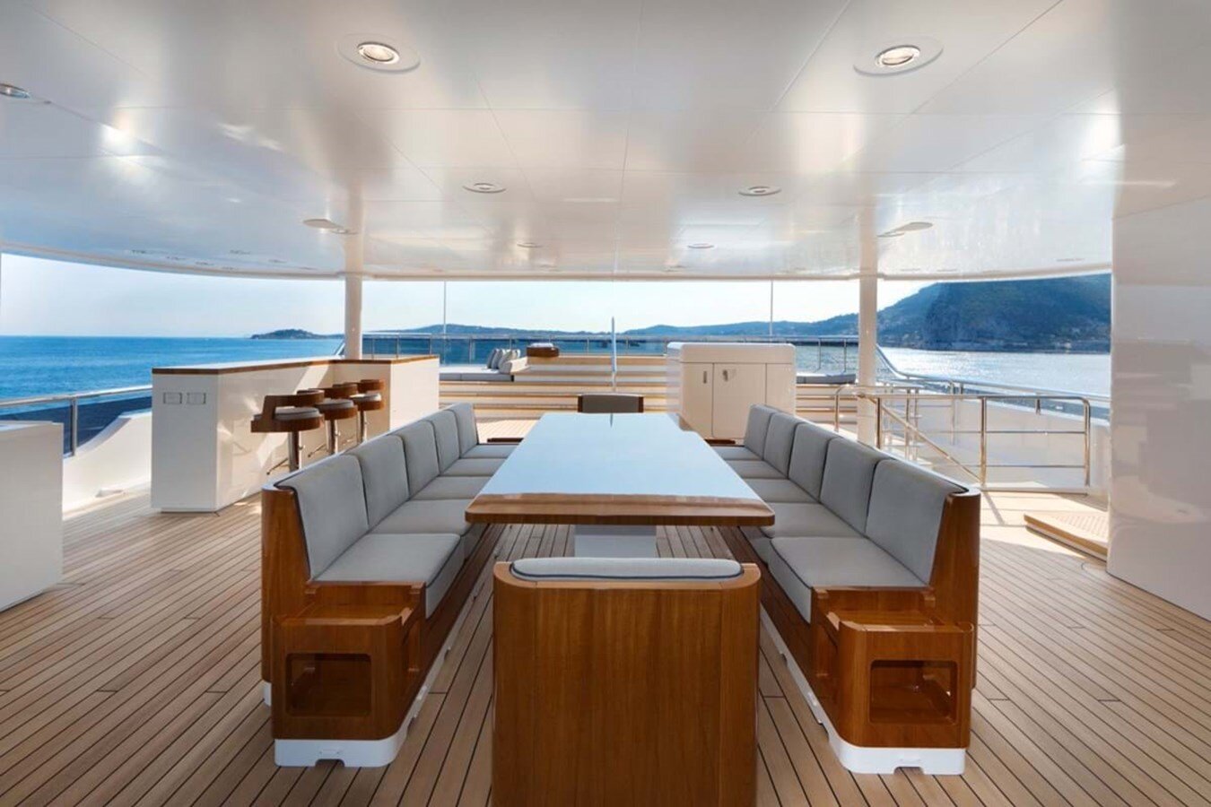 2018 ADMIRAL YACHTS 240' 2