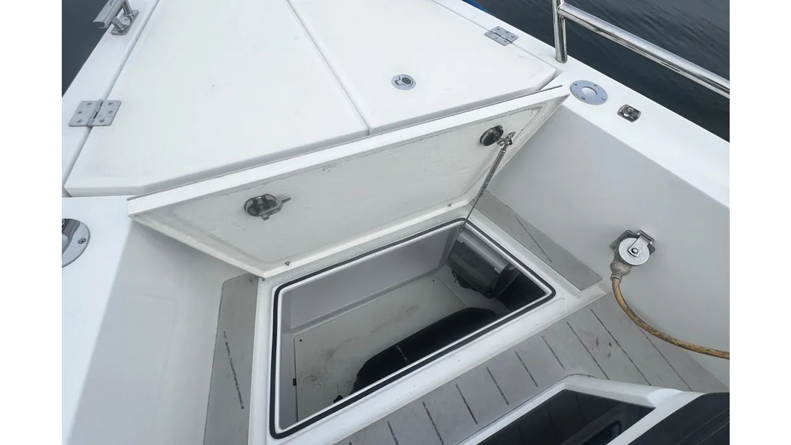 2018-axopar-37-2ee702