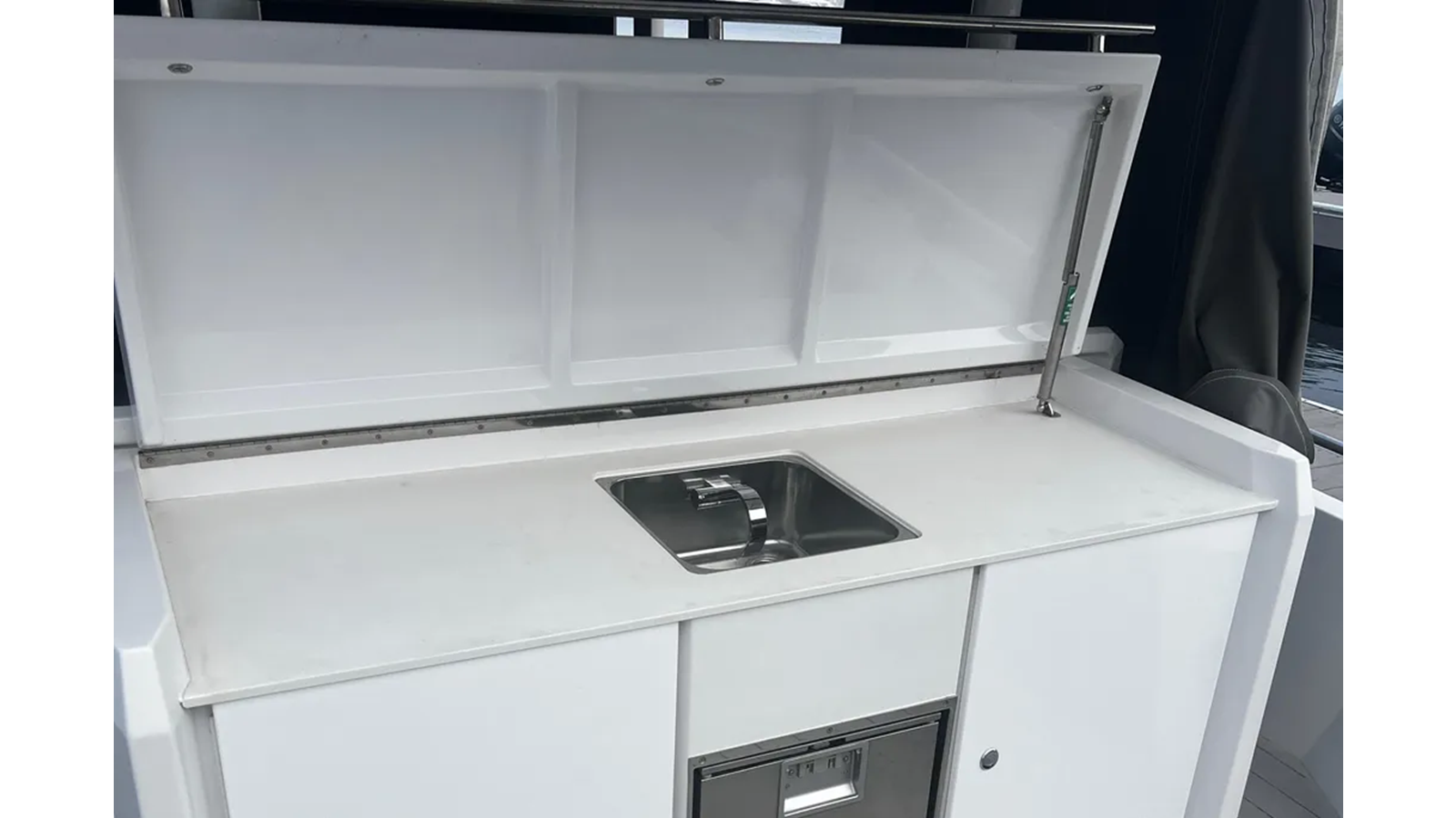 2018-axopar-37-2ee702