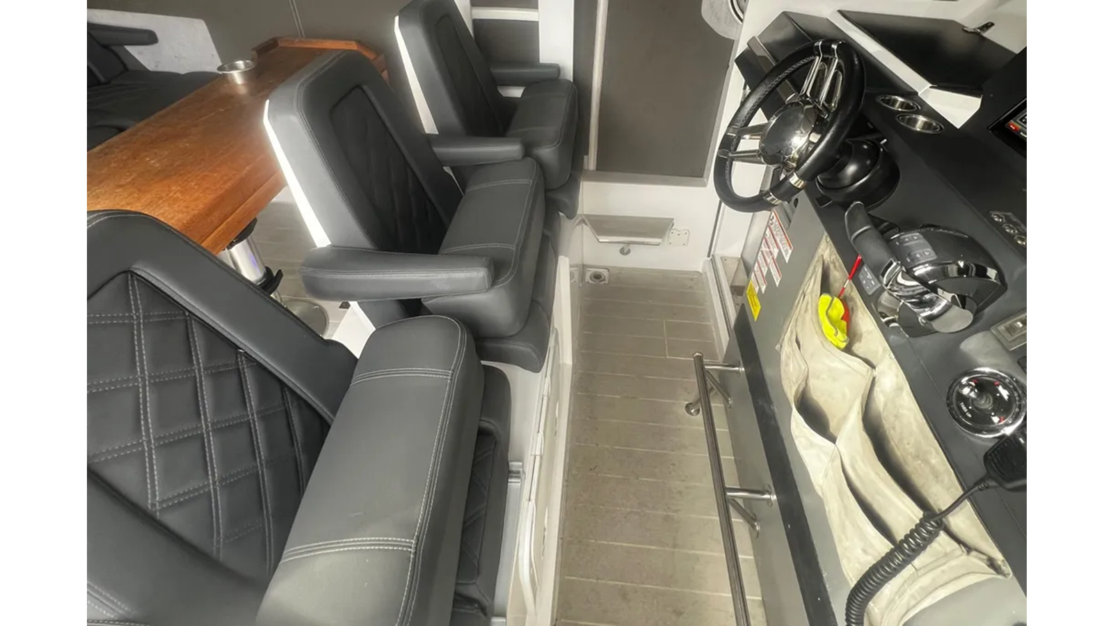 2018-axopar-37-2ee702