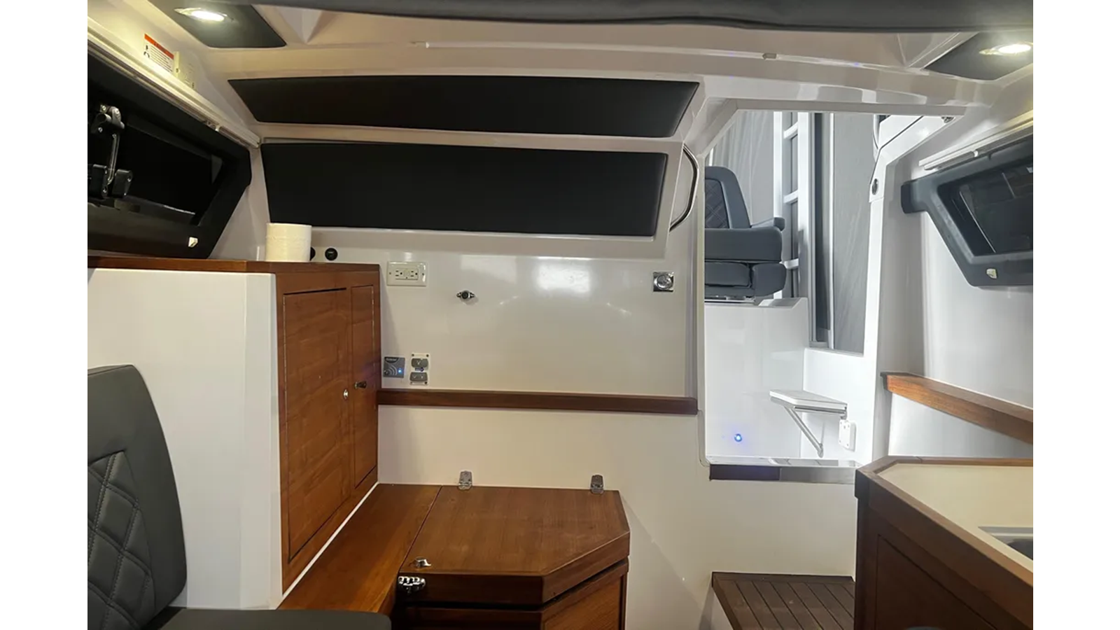 2018-axopar-37-2ee702