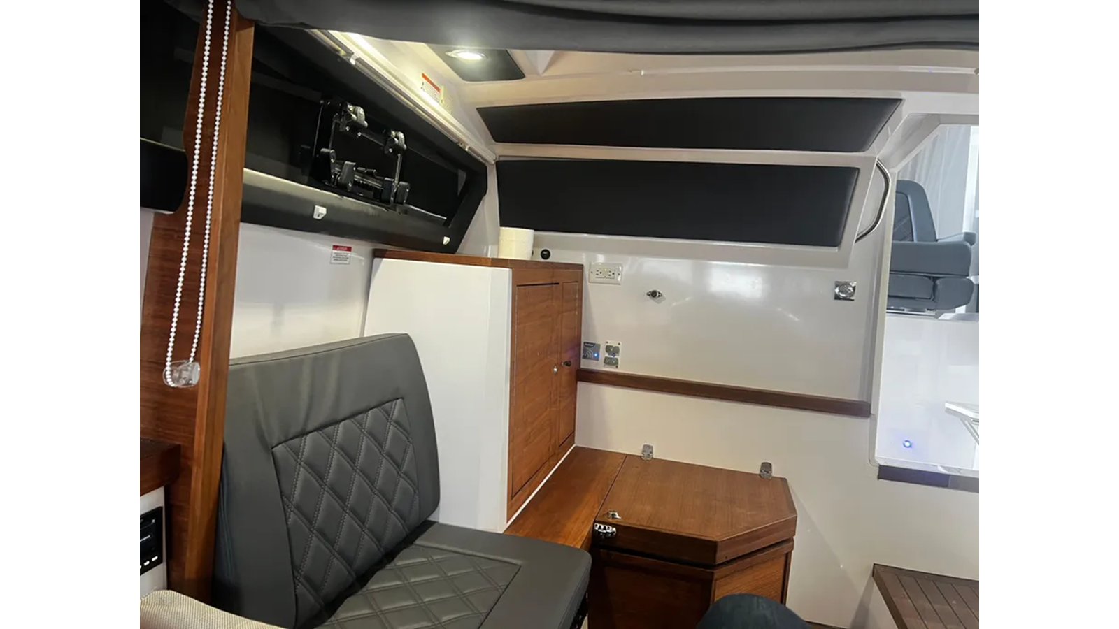 2018-axopar-37-2ee702