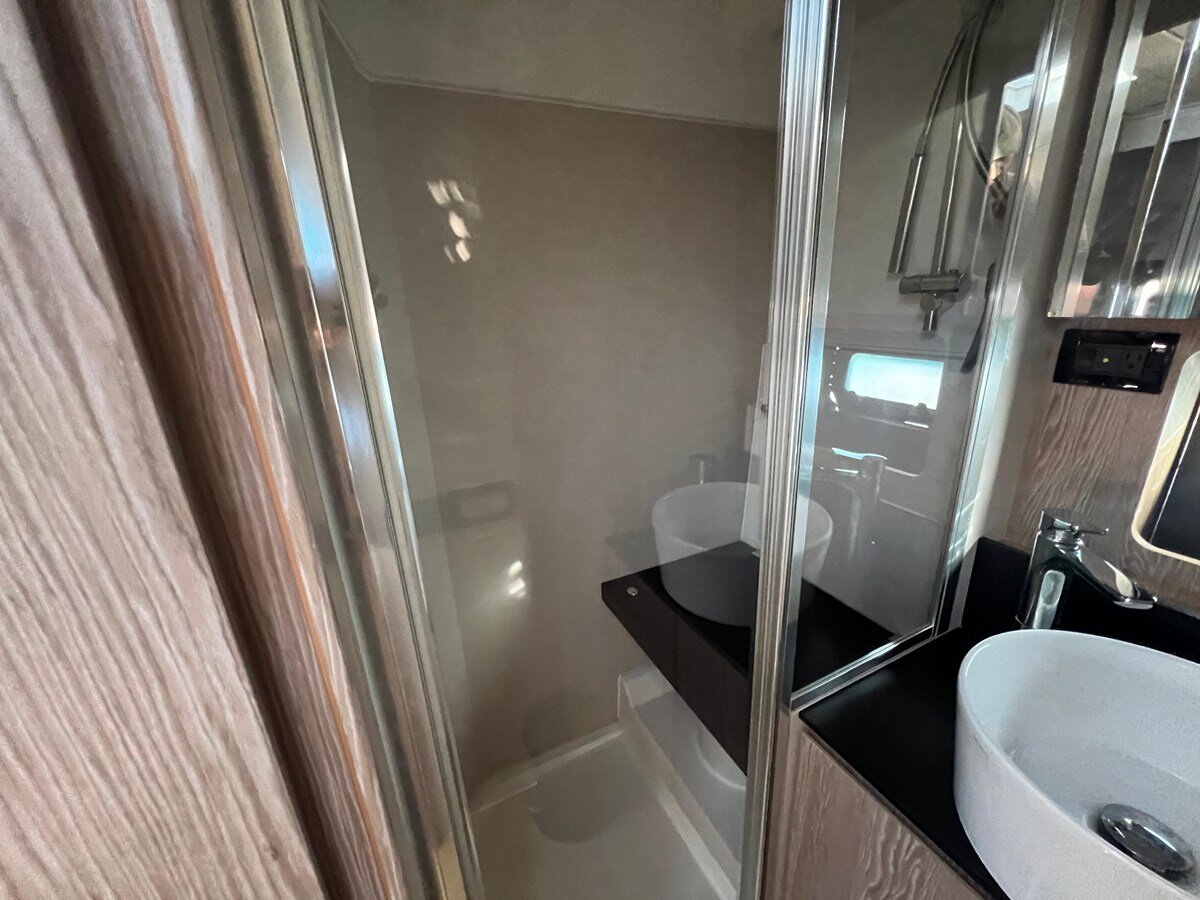 2018-azimut-yachts-43-22b2ea