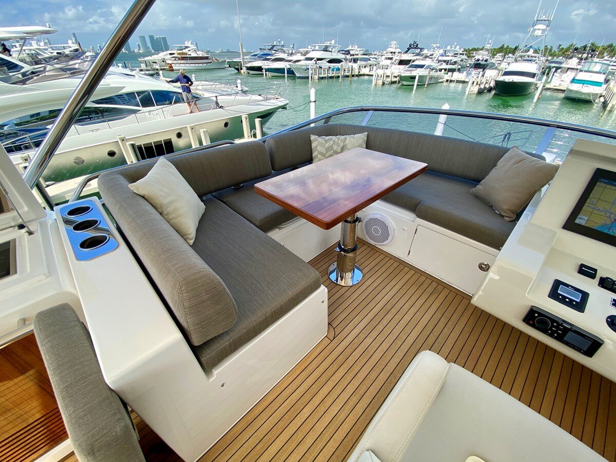 2018-azimut-yachts-66-421ea0