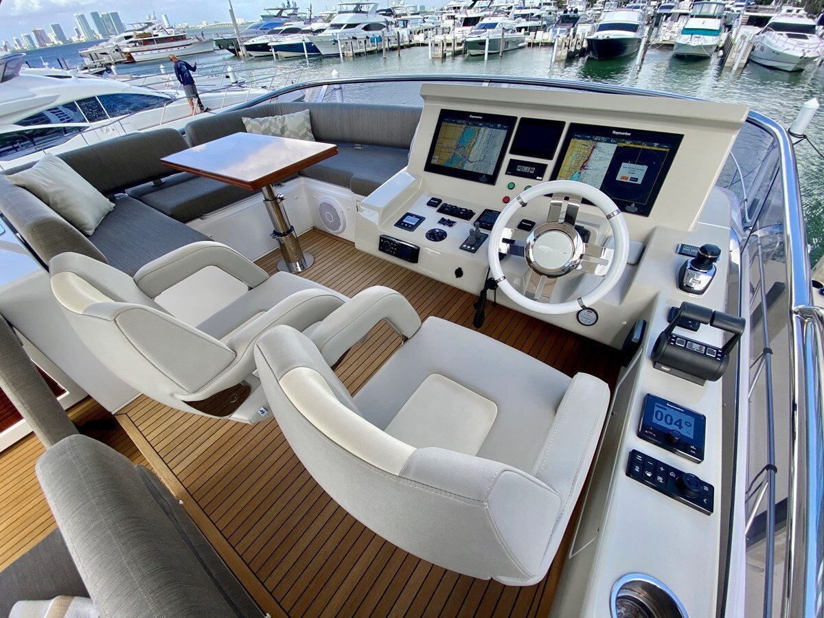 2018-azimut-yachts-66-421ea0