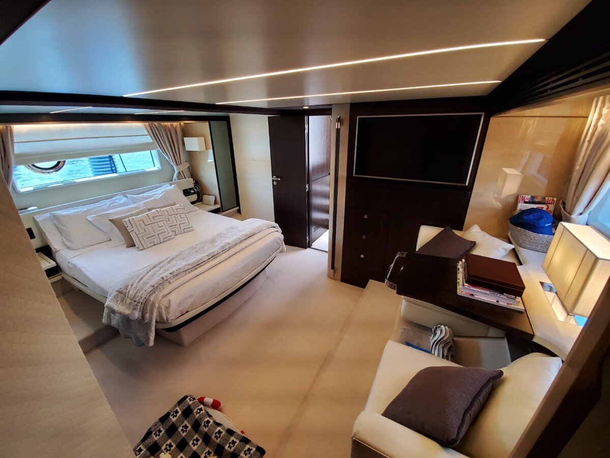 2018-azimut-yachts-66-421ea0