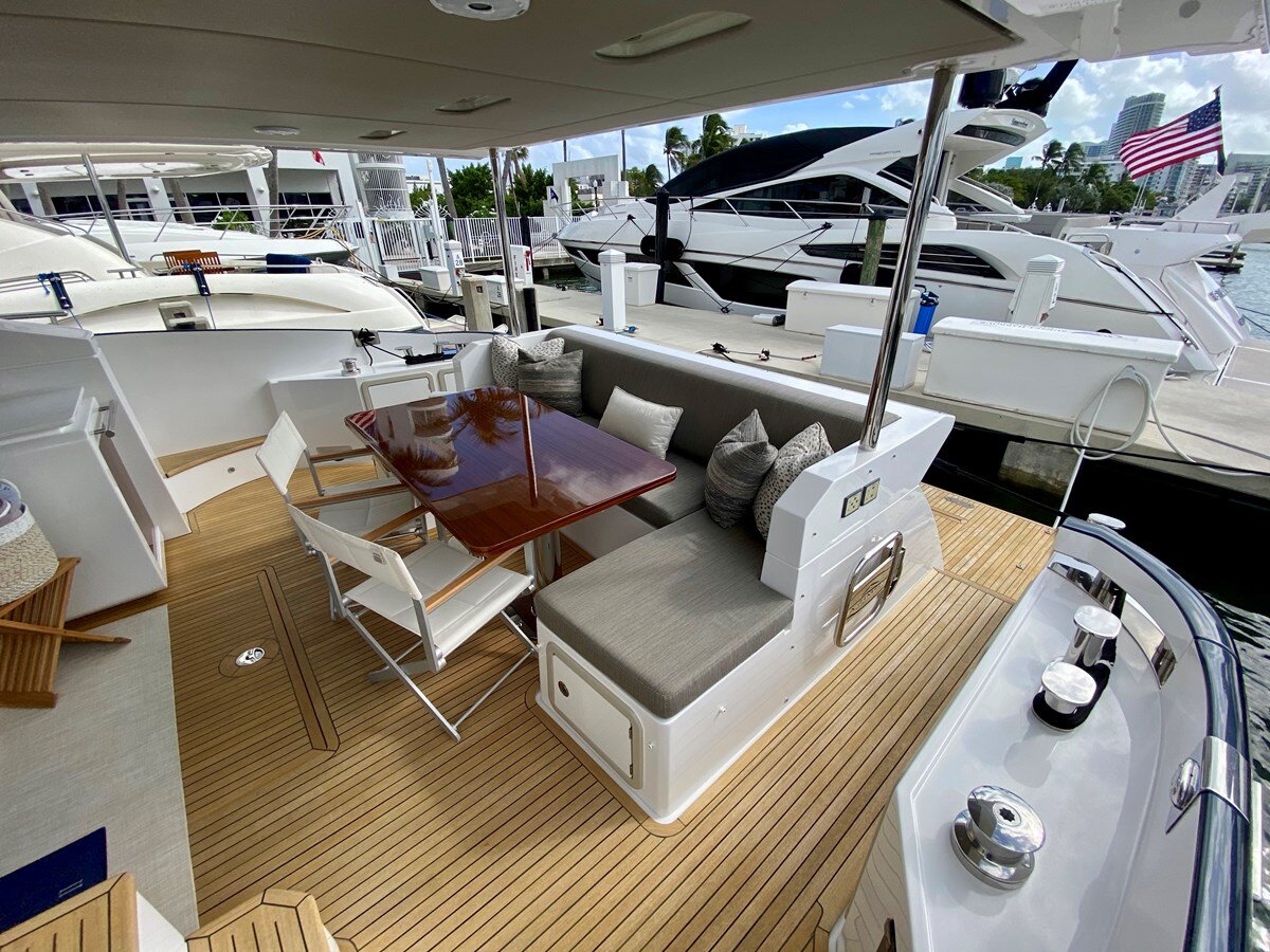 2018-azimut-yachts-66-421ea0