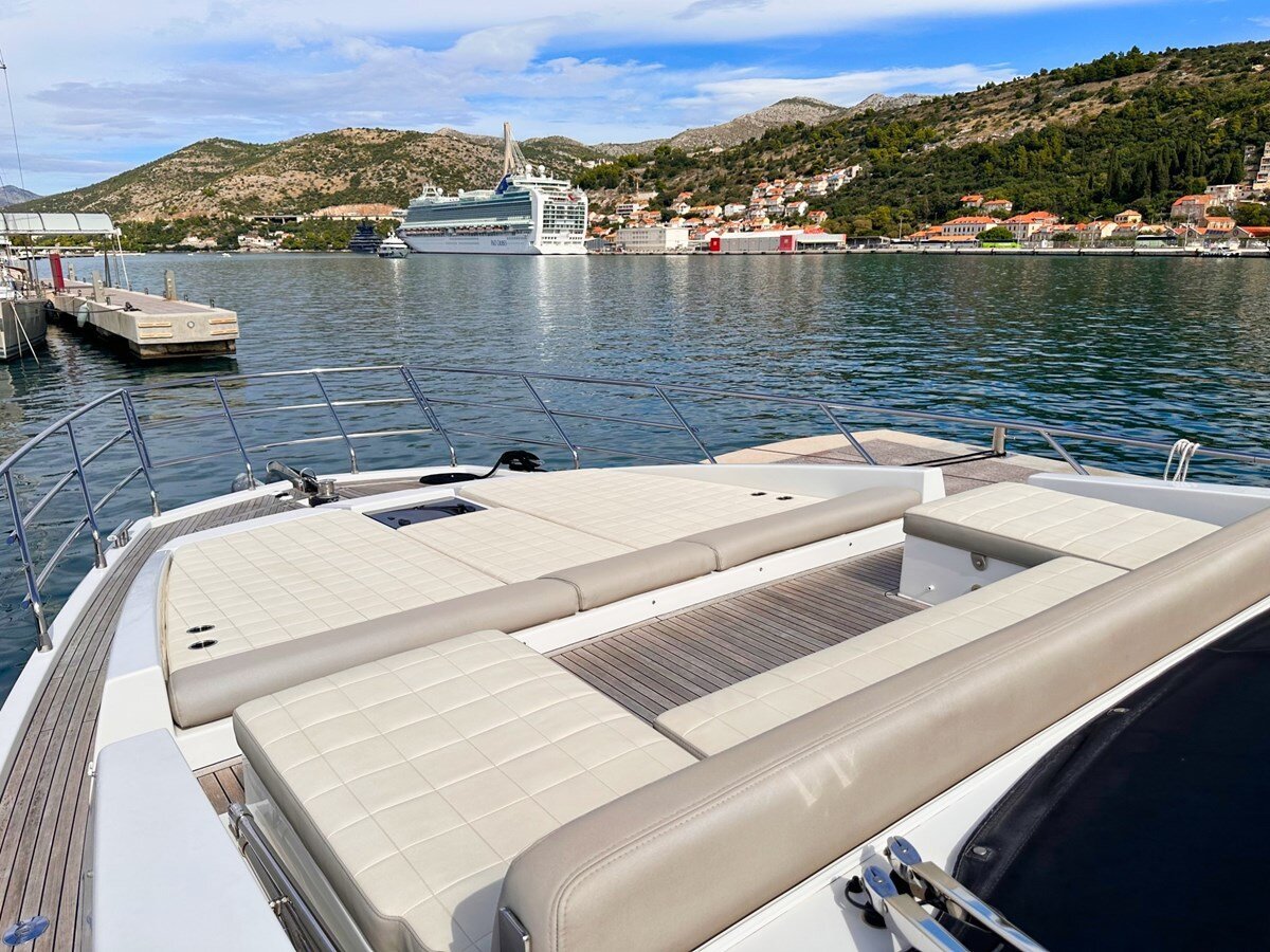 2018-azimut-yachts-68-6-a4f8ce