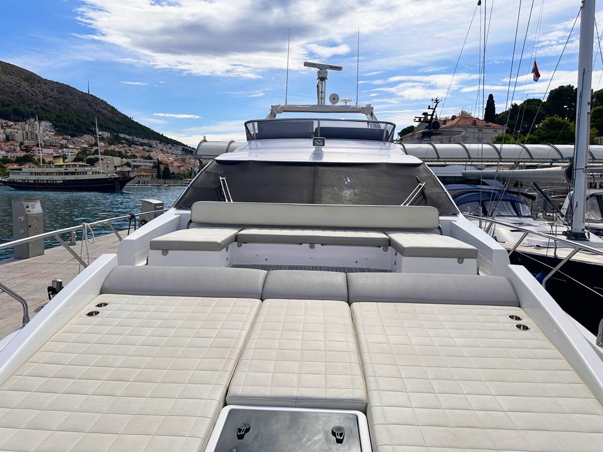 2018-azimut-yachts-68-6-a4f8ce