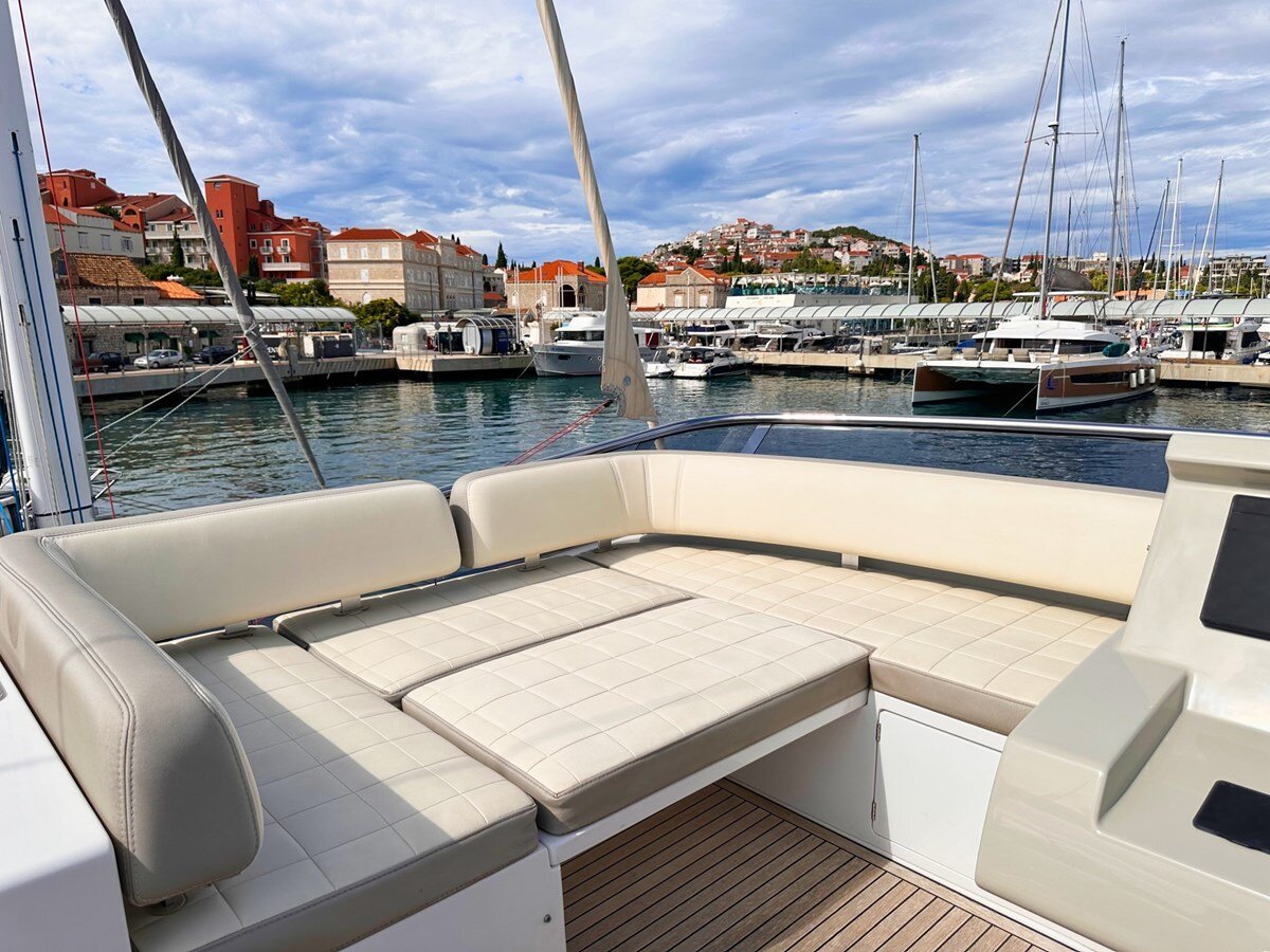 2018-azimut-yachts-68-6-a4f8ce