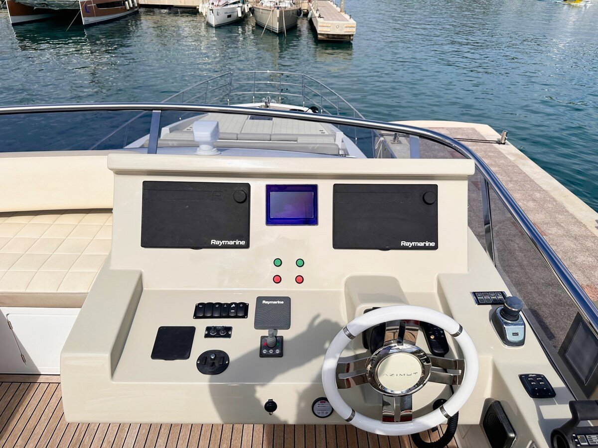 2018-azimut-yachts-68-6-a4f8ce