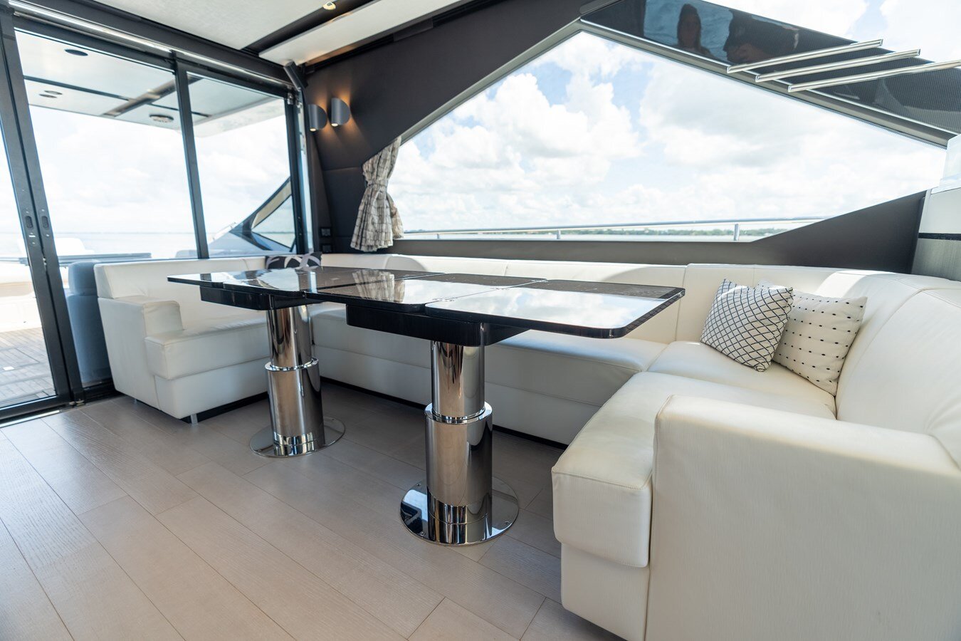 2018-azimut-yachts-70-17c2e6