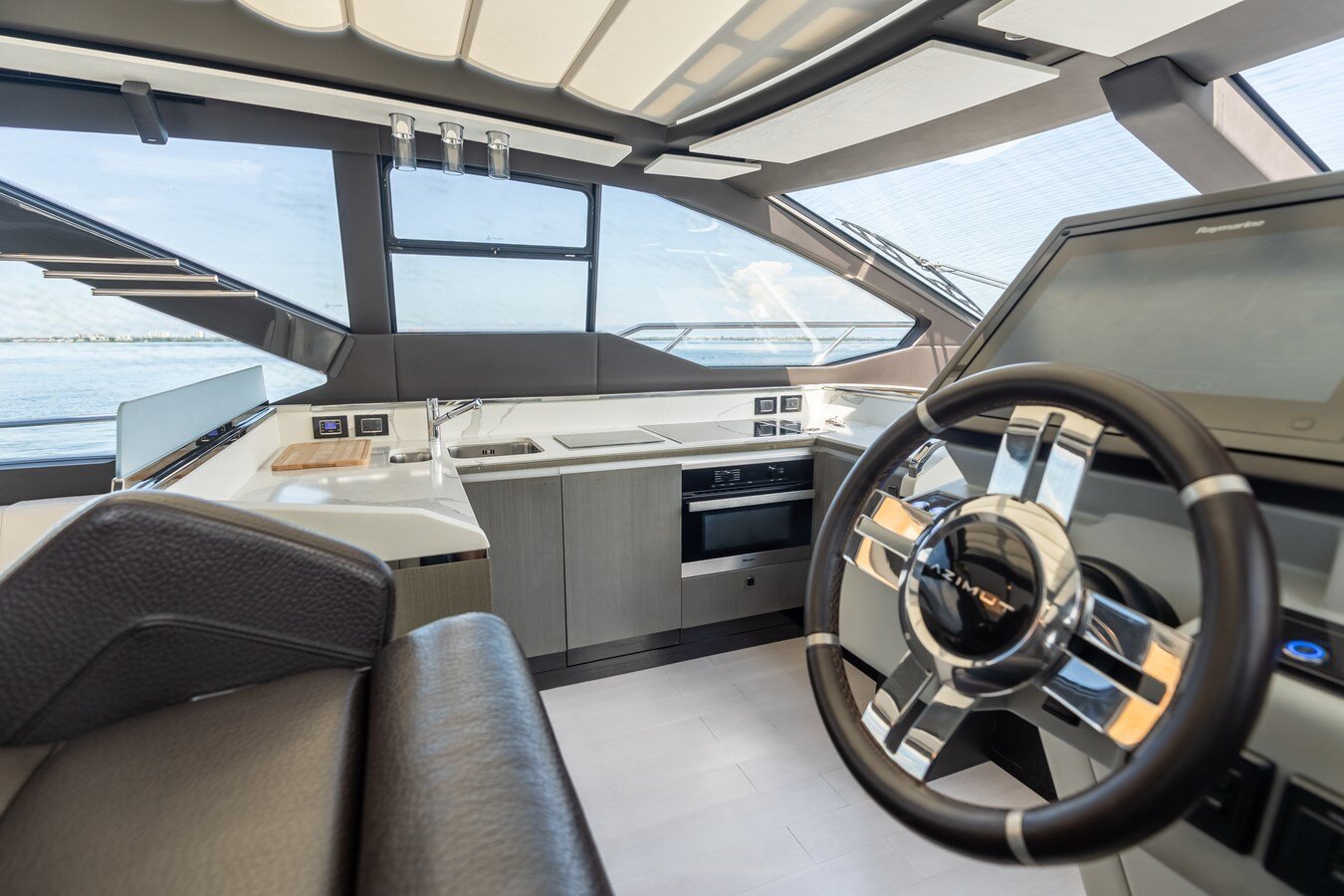 2018-azimut-yachts-70-17c2e6