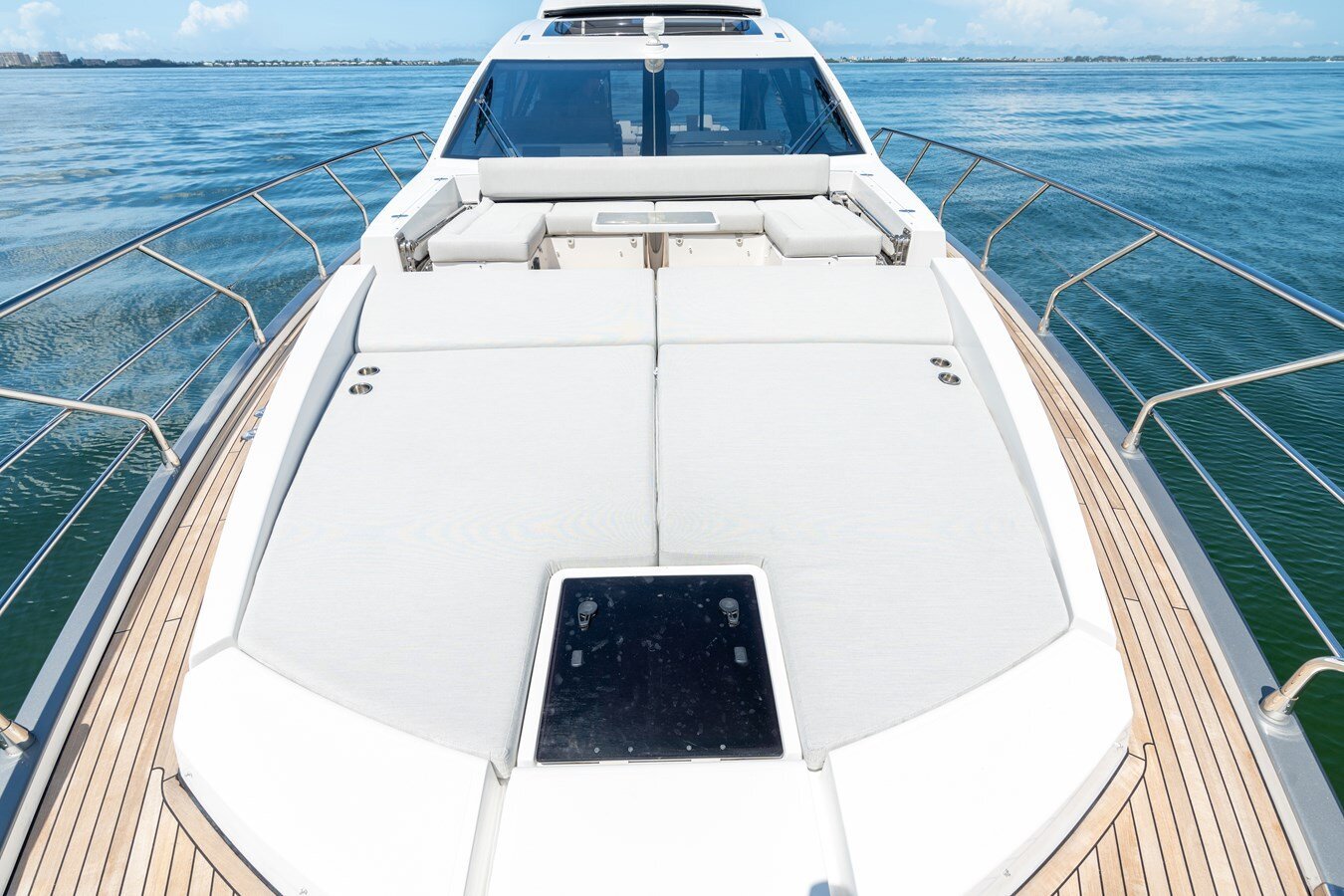 2018-azimut-yachts-70-17c2e6