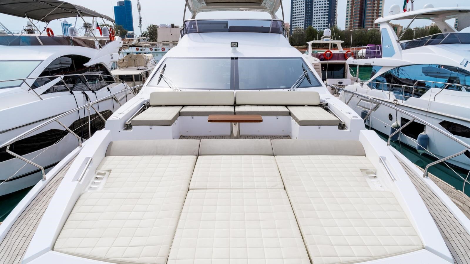 2018-azimut-yachts-72-5-96bf54