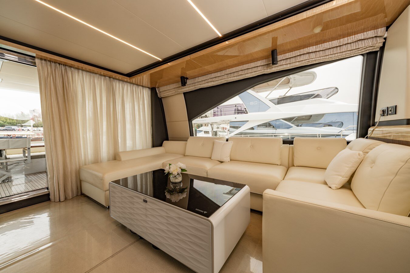 2018-azimut-yachts-72-5-96bf54