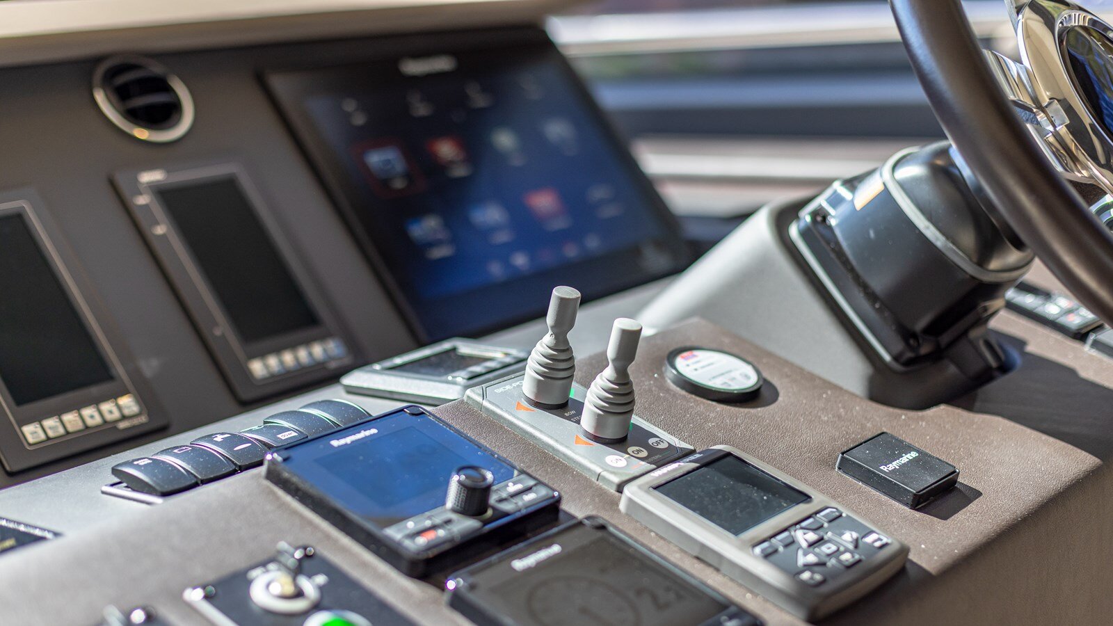 2018-azimut-yachts-72-88ef7d